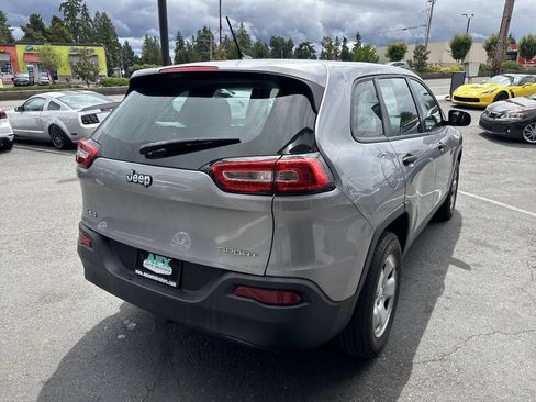 Used 2014 Jeep Cherokee Sport AWD/4WD image 9