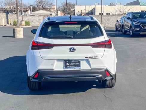 New 2025 Lexus UX 300h AWD image 3