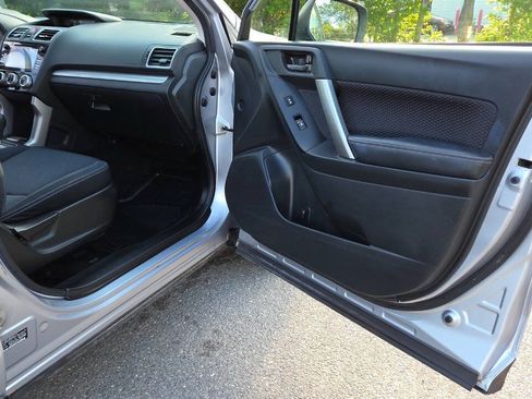 Used 2017 Subaru Forester 2.5i Premium AWD/4WD image 43