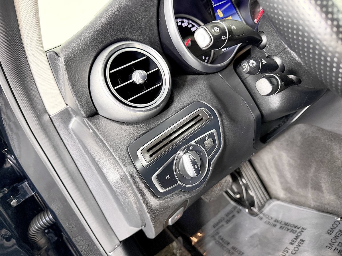 Used 2017 Mercedes-Benz C 300 4MATIC Sedan image 31