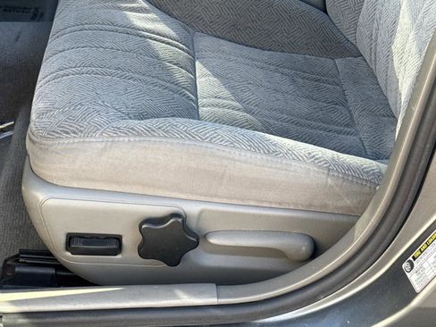 Used 2005 Chevrolet Impala w/ Preferred Equipment Group image 18