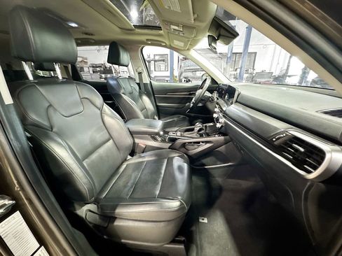 Used 2025 Kia Telluride S image 31