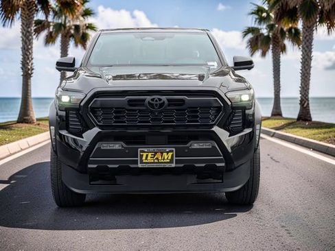 Used 2024 Toyota Tacoma TRD Off-Road w/ TRD Off Road Premium Package AWD/4WD image 3