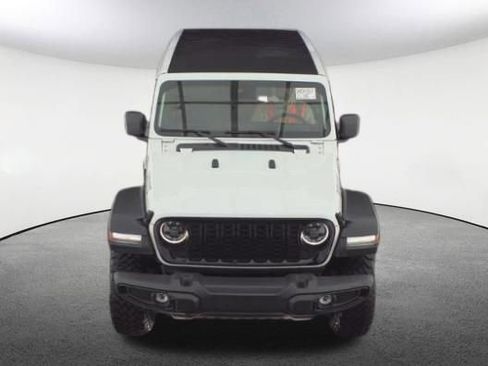 Used 2025 Jeep Wrangler Willys image 2