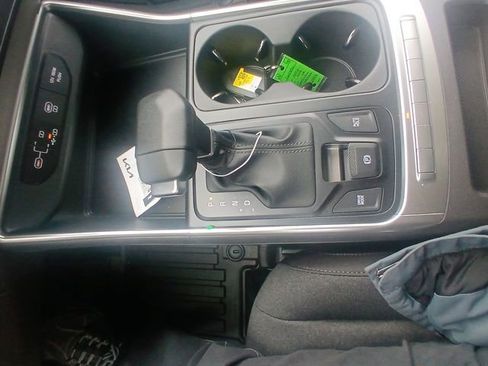 New 2026 Kia Carnival LX FWD image 20