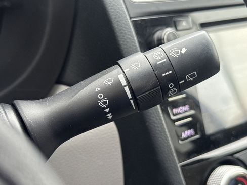 Used 2017 Subaru Forester 2.5i Limited image 17