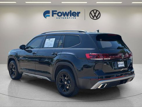 Used 2025 Volkswagen Atlas Peak Edition SE AWD/4WD image 5