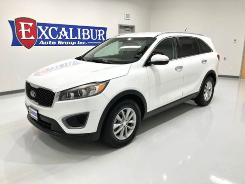Used 2016 Kia Sorento LX image 11