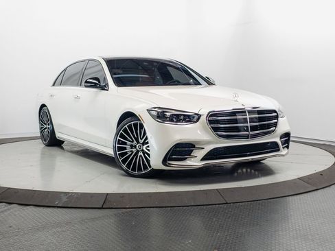 Used 2023 Mercedes-Benz S 500 4MATIC image 1