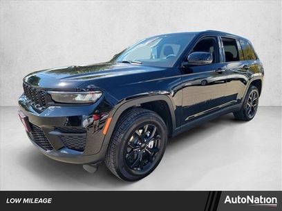 Used 2025 Jeep Grand Cherokee Altitude