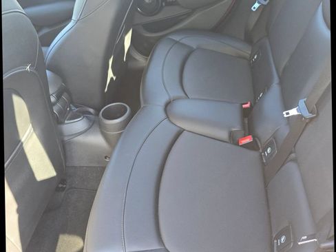 Used 2016 MINI Cooper 4-Door Hardtop FWD image 13