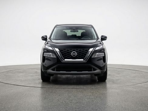 Used 2025 Nissan Rogue SV AWD/4WD image 2