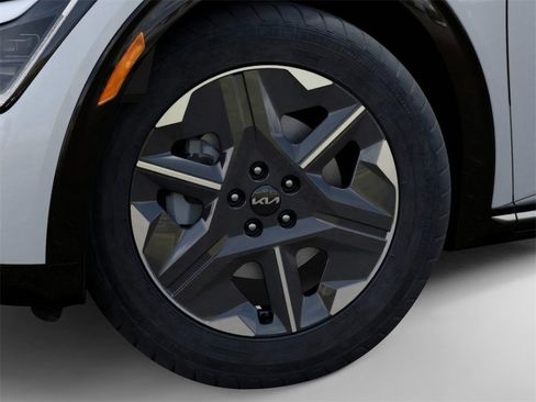 New 2025 Kia EV6 Light image 9