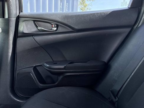 Used 2018 Honda Civic Sport image 19