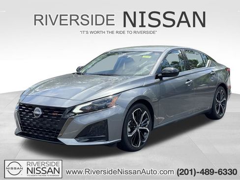 Certified 2023 Nissan Altima 2.5 SR AWD/4WD image 1