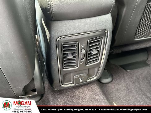 Used 2019 Jeep Grand Cherokee Altitude AWD/4WD image 12
