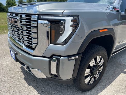 Used 2025 GMC Sierra 2500 Denali w/ Denali Reserve Package AWD/4WD image 11