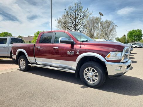 Used 2018 RAM 3500 Laramie w/ Convenience Group AWD/4WD image 3