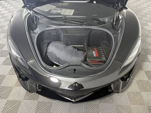 Used 2018 McLaren 570S Spider image 9