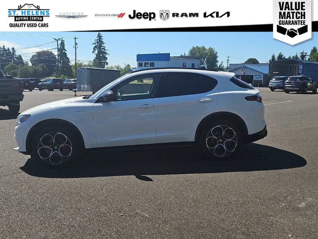 Used 2024 Alfa Romeo Stelvio Veloce AWD/4WD image 4