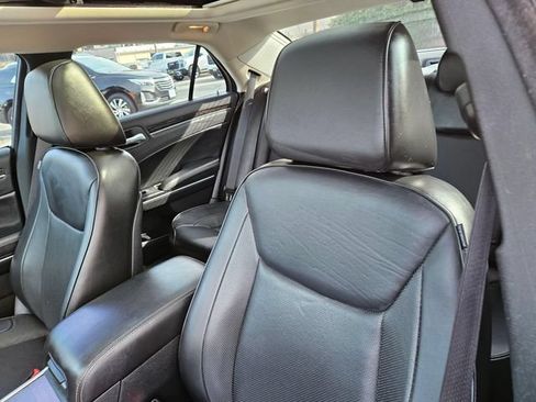 Used 2016 Chrysler 300 C RWD image 19