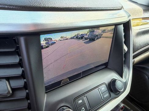 Used 2021 GMC Acadia SLE FWD image 19