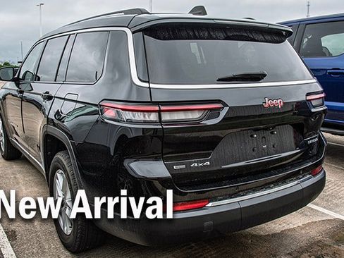 Used 2023 Jeep Grand Cherokee L Laredo AWD/4WD image 2