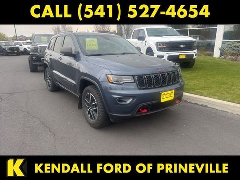 Used 2020 Jeep Grand Cherokee Trailhawk w/ Trailhawk Luxury Group AWD/4WD image 2