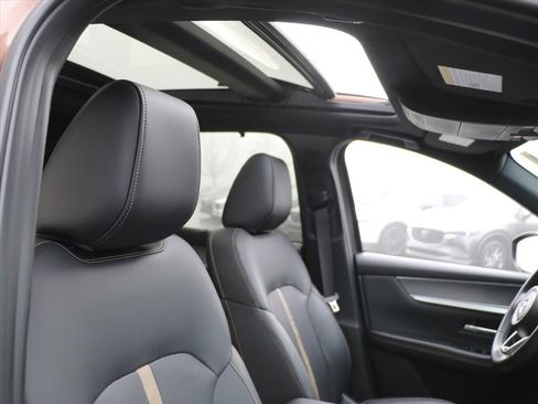 Certified 2025 MAZDA CX-70 3.3 Turbo w/ Premium Plus Pkg image 7