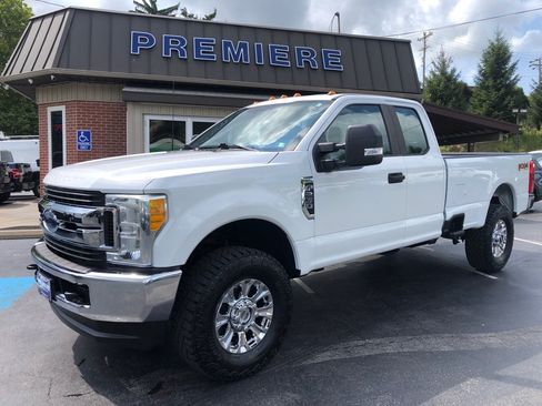 Used 2017 Ford F250 XL w/ Power Equipment Group AWD/4WD image 10