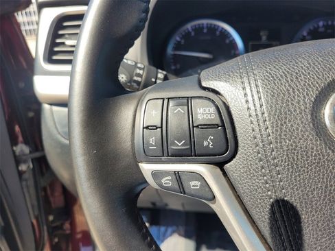 Used 2015 Toyota Highlander Limited image 31