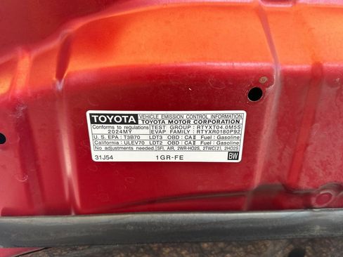 Certified 2024 Toyota 4Runner SR5 Premium w/ Moonroof Package AWD/4WD image 38