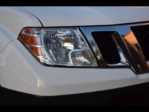 Used 2018 Nissan Frontier S image 42