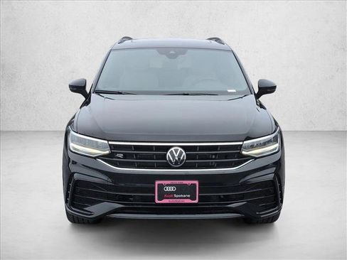 Used 2023 Volkswagen Tiguan SE R-Line image 2