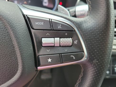 Used 2025 Genesis G70 2.5T AWD/4WD image 22