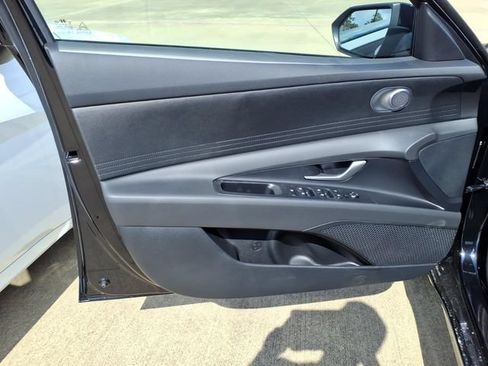 New 2026 Hyundai Elantra SE FWD image 22