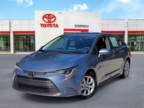 Used 2025 Toyota Corolla LE image 1