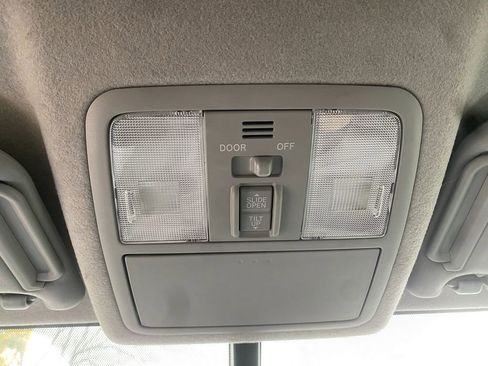 Used 2012 Toyota RAV4 Limited image 22