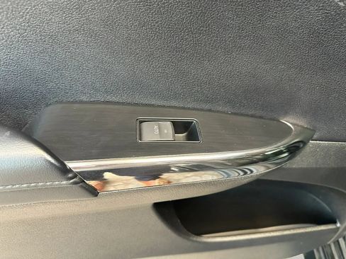 Used 2018 Toyota Avalon XLE Plus FWD image 16