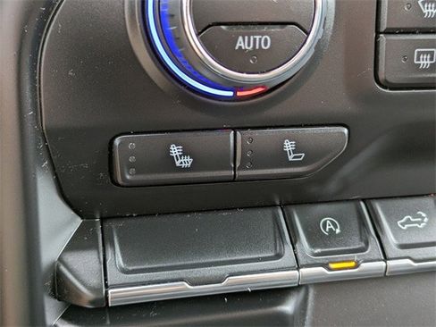 Used 2022 Chevrolet Silverado 1500 LT image 22