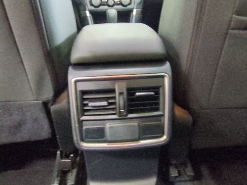 Used 2019 Subaru Forester Premium w/ All-Weather Package AWD/4WD image 16