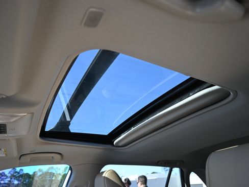 Used 2024 Toyota RAV4 XLE Premium image 5