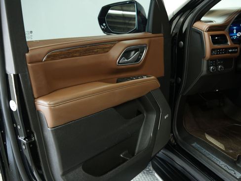 Used 2023 Chevrolet Tahoe High Country AWD/4WD image 38