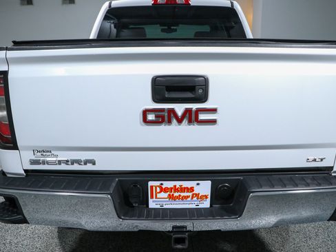 Used 2018 GMC Sierra 1500 SLT w/ SLT Premium Package AWD/4WD image 8