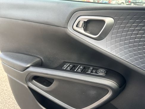 Used 2021 Kia Soul S image 28