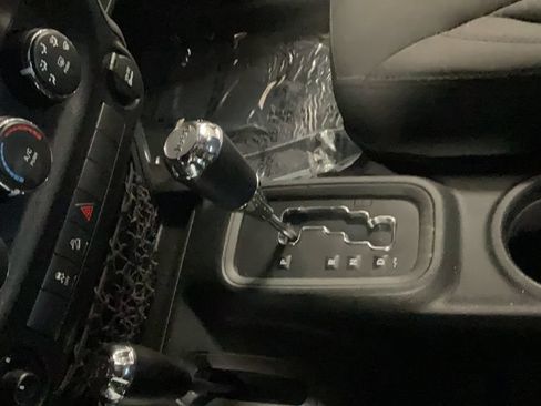 Used 2017 Jeep Wrangler Unlimited Sport w/ Quick Order Package 24S AWD/4WD image 11