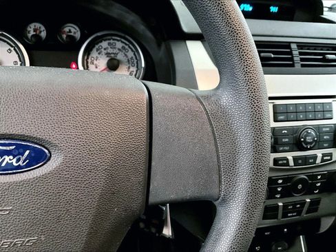 Used 2009 Ford Focus SE FWD image 18