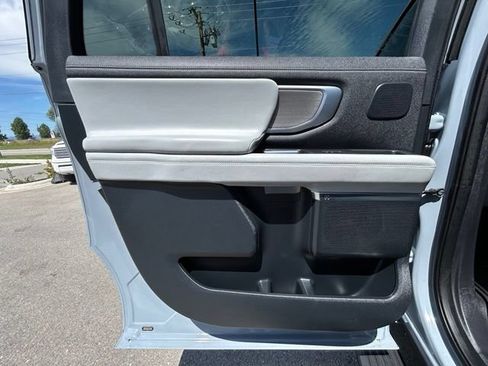 Used 2025 Ford Expedition Max Platinum w/ Driver's Package AWD/4WD image 47
