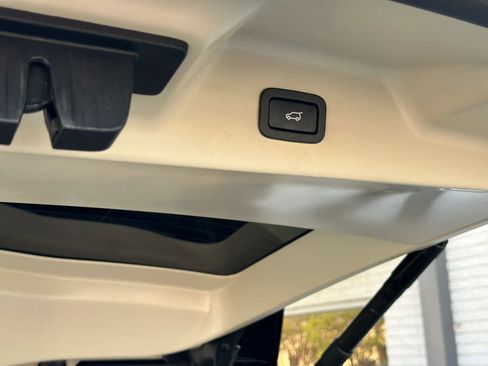 Used 2016 Land Rover Range Rover HSE image 21