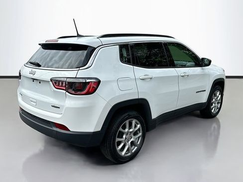 Used 2022 Jeep Compass Latitude AWD/4WD image 6